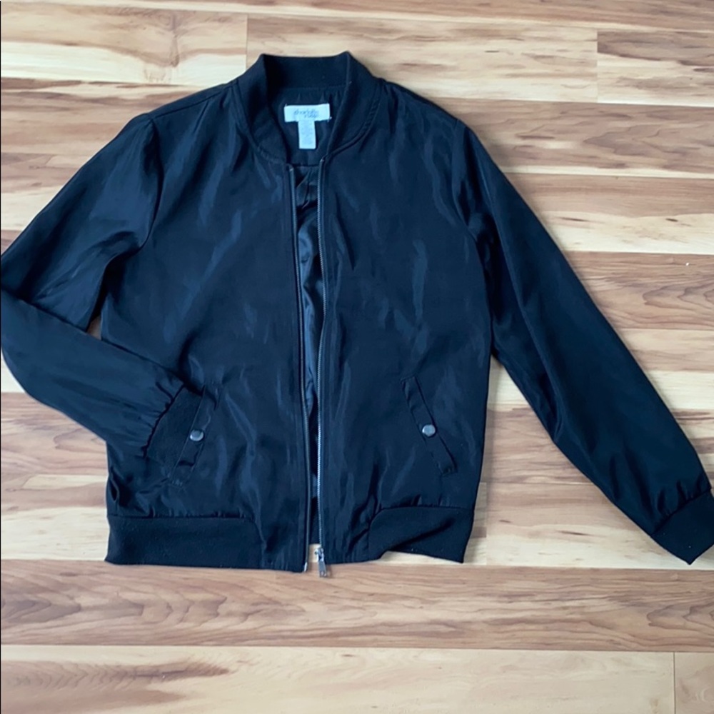 CHARLOTTE RUSSE LIGHT JACKET